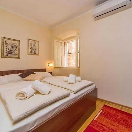 Maru - Two Bedroom With City View דירה *